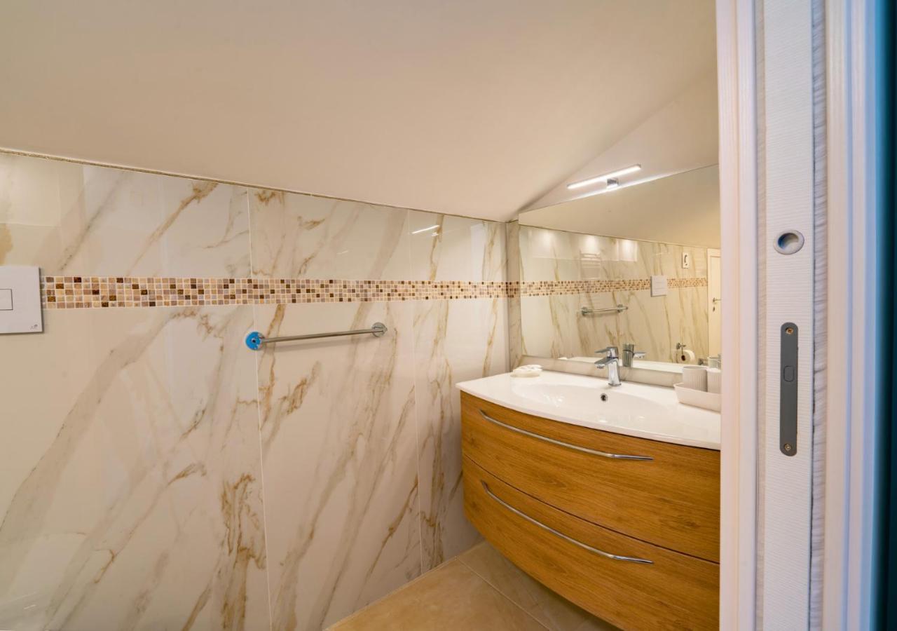 Villa Dei Cesari Bed & Breakfast Santa Maria La Carità Esterno foto